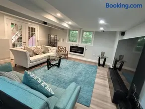 New, Modern, Spacious Guest Suite in Nashua! - Image 5