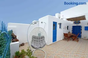 Kleo's Guesthouse - Image 1