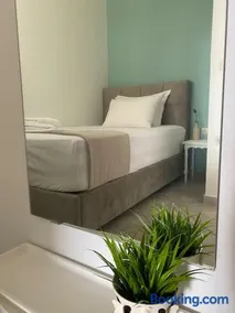Seaside Apartment in Glyfada-Trizonia - Image 2