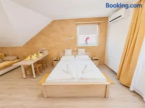 Amulett Studios Apartment - Image 2