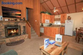 Bear Mountain Retreat - Gå til Ski Shuttle! WiFi, pokerbord! GRATIS 2 timers cykel / kajak udlejning! - Image 2