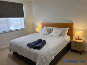 13th Beach 2-Bedroom Golf Apartment - Image 2