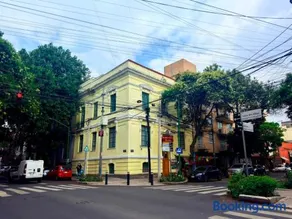 La Casa Amarilla - Image 1