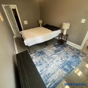 COZY NEW Apartment in DC - Image 4