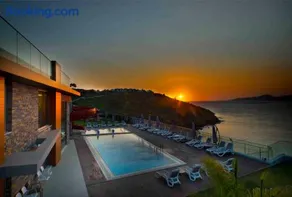 Single Room at Adabuku Seba Solemar Holiday Site -Luxury Beach Utilities Included - Image 2