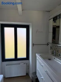 La jolie maison en grès rouge - Image 3