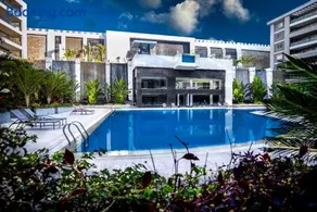 The Expert in Ocean Blue Near Airport - No Pool Access - Image 2