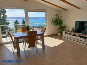 Red Rose Apartment - Image 1