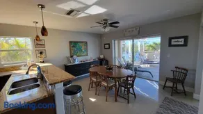 SW Florida Waterfront Home - Image 1