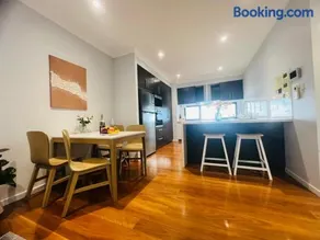 Kangaroo Point, Bromley Street - Image 2