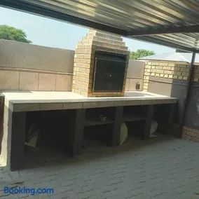 Chibu Backpackers Accommodation - Image 4