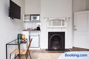Richmond Studio Apt | Close to MCG & Woolworths - Image 3