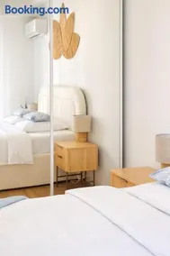 Luxury Beachfront 2BR Promenade des Anglais - Image 3