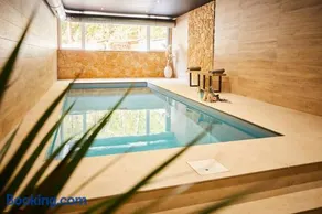 chalet la forgerie Piscine Jacuzzi Cinéma - Image 1