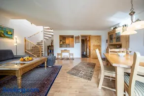 9404 Renovierte Maisonettewohnung im modernen Landhausstil und Balkon mit tollem Ausblick - Image 2