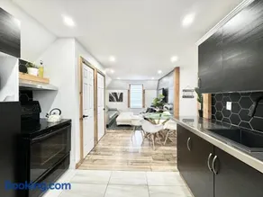 Le Wolfe - 2 Bedrooms - 2 min Falls - Free Parking - Image 2