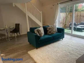 Stylish Property in Nuneaton - Image 2