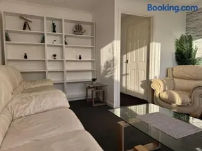 Stony Apartment House - Image 3