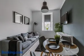 Silverdale Apartments - Image 1