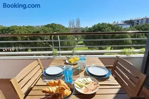 Relax and unwind : pool, garden, beach & city - Image 1
