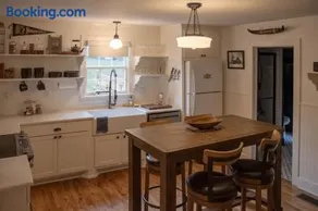 Leipers Fork Village Bungalow with Hot Tub & Firepit - Image 3