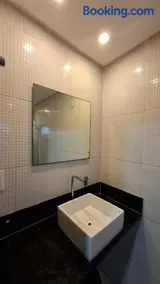 Quarto Duplo com cama extra, banheiro privativo e cozinha - Image 5
