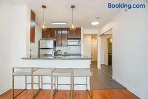 Executive Unit with Spectacular Views - Image 2