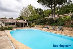 La Villa Moursoise 4 Etoiles - Image 1