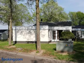 Rustige, gelijkvloerse vakantiewoning met 2 slaapkamers in Simpelveld, Zuid-Limburg - Image 1