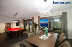 Velvet Breeze Superior Villa - Image 2