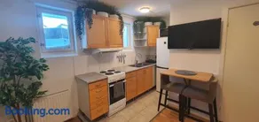Studio apartment near metro and forest! - Image 5