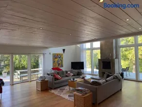 Scandinavian Villa with Sea Views Stockholm - Image 5