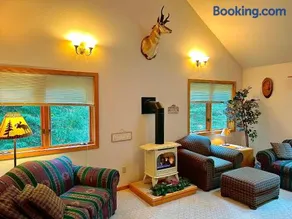 Private Cabin Getaway - Image 2