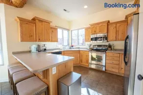 Kanab family House in luxury community Pool & Hot Tub - Image 4