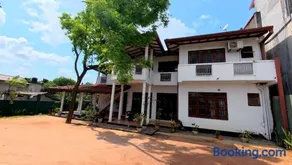 Iris Grand Hotel - Image 2