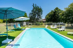 Studio avec barbecue, piscine et jardin | Vue jardin - Image 1