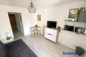 Apartment on the Port of Carnon - Image 4