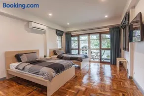F5 3 Bed Rooms Beach house, full kitchen - Image 5
