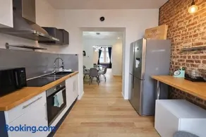 Luxury Triplex Stylish 2BR Apartment in Brussels - Image 3