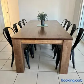 Sandstone Pt Pet friendly 4-bedroom home - Image 2
