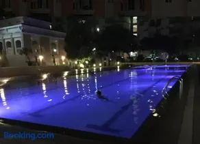 Chateau Elysee a2 near Airport,Wifi Netflix Kitchen - Image 2