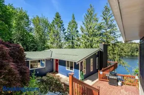 Lakefront Getaway For 4 with Swimming Kayaks and More - Image 2