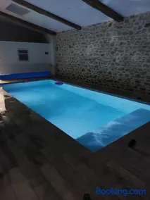 La Belle Étoile piscine intérieure chauffée - Image 1