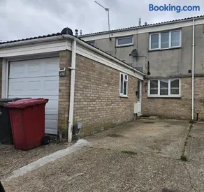 Self-contained Studio Room in Slough - Image 4