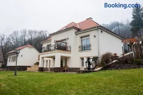 Völgy Villa - Image 1