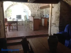 Ardèche les cigales gîte églantier avec piscine partagée - Image 3