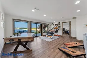 New Listing Lakeside Beach Sleeps 15+ Pet friendly - Image 3