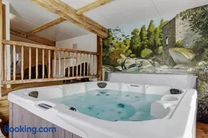 Le Clos des Prés Piscine et Spa - Image 1