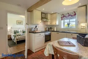Gardeners Cottage - Image 5