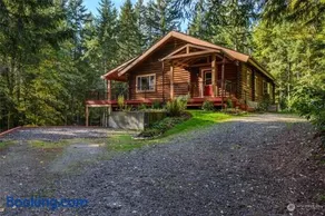 Olalla Farm Guest Stay & Cabin - Image 1